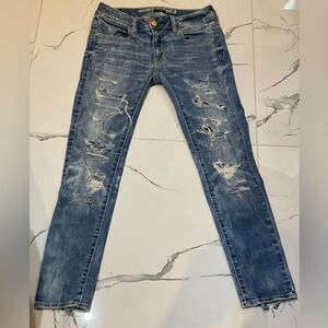 AMERICAN EAGLE Jegging Ankle Jeans Distressed Raw Hem Sz 2